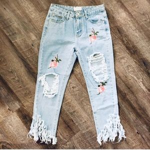 Ripped jeans 4 EUC
